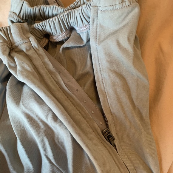 Lululemon essential affinity mid rise jogger - Picture 5 of 5